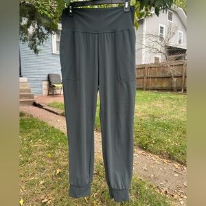 Athleta Salutation Jogger Powervita S Charcoal Green S high rise pockets